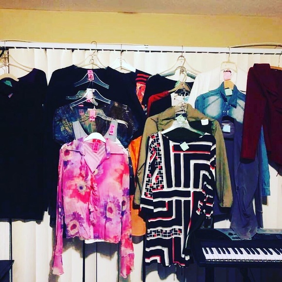 Upto 2.5 KG Mystery Inventory Boxes 📦 - Picture 4 of 6